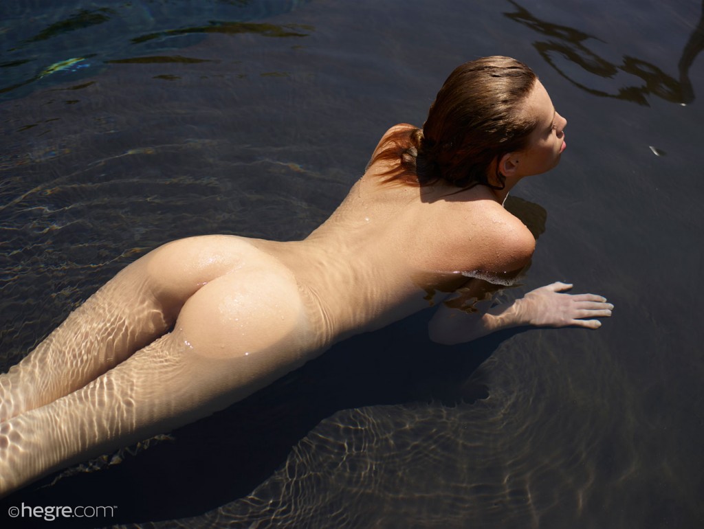 Katia Naked in the Pool